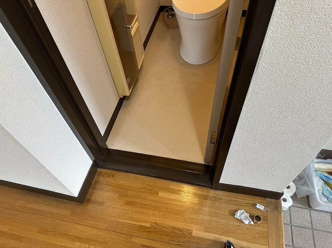 栄州ホームです！ドアの裏側も塗装して綺麗に仕上がりました！