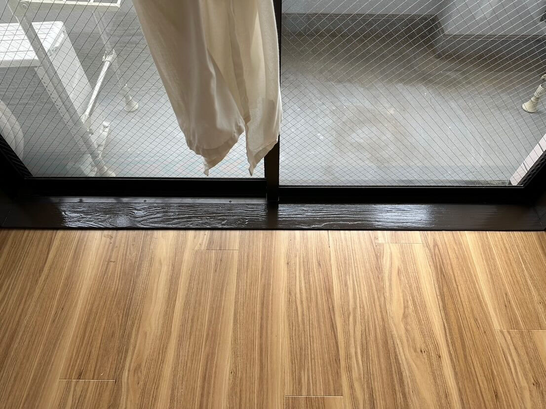 栄州ホームです！ドアの裏側も塗装して綺麗に仕上がりました！