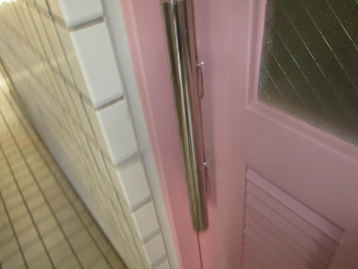 栄州ホームです！鉄扉の塗装しました(*^^*)