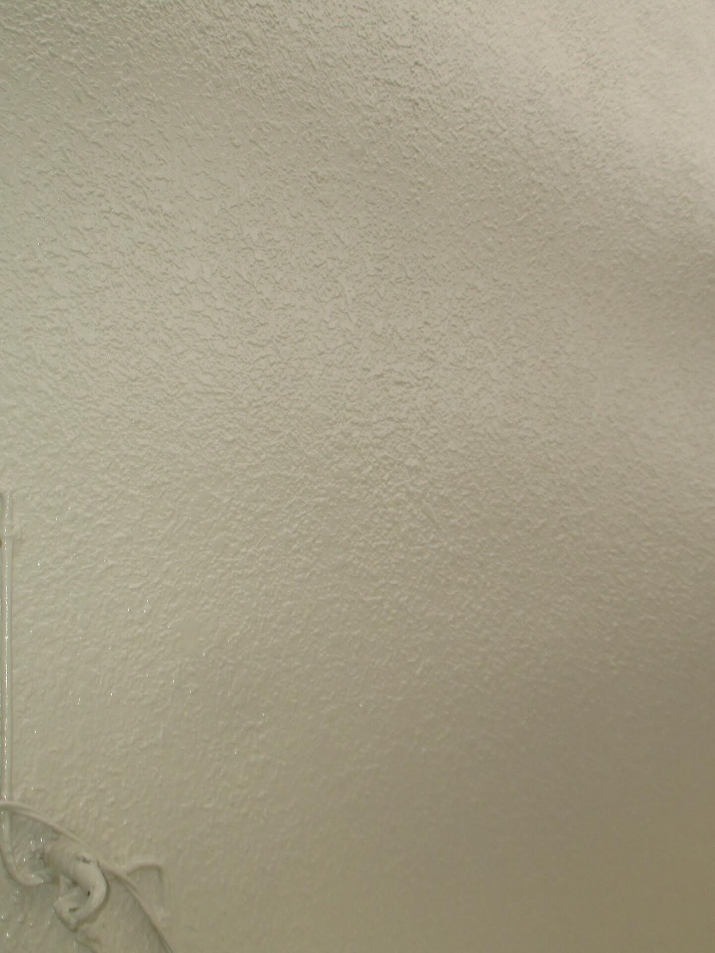 8/4/27 栄州ホームです シーラーの後 中塗りを塗装しま