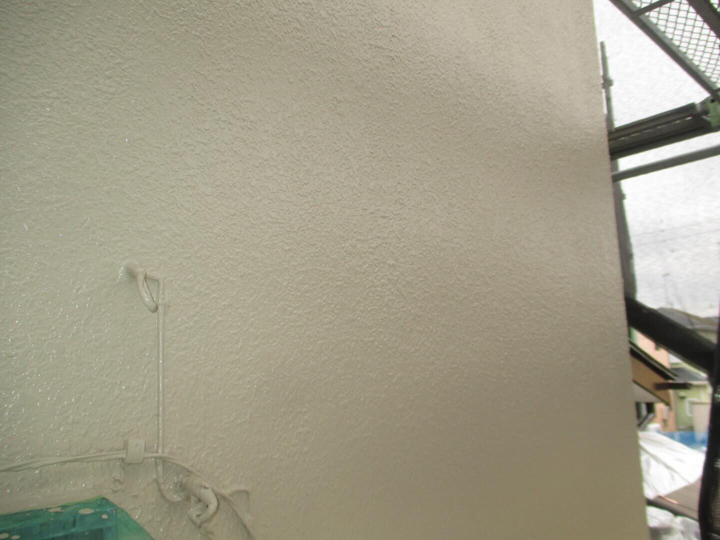 8/4/28 栄州ホームです 外壁の上塗りを塗装しました