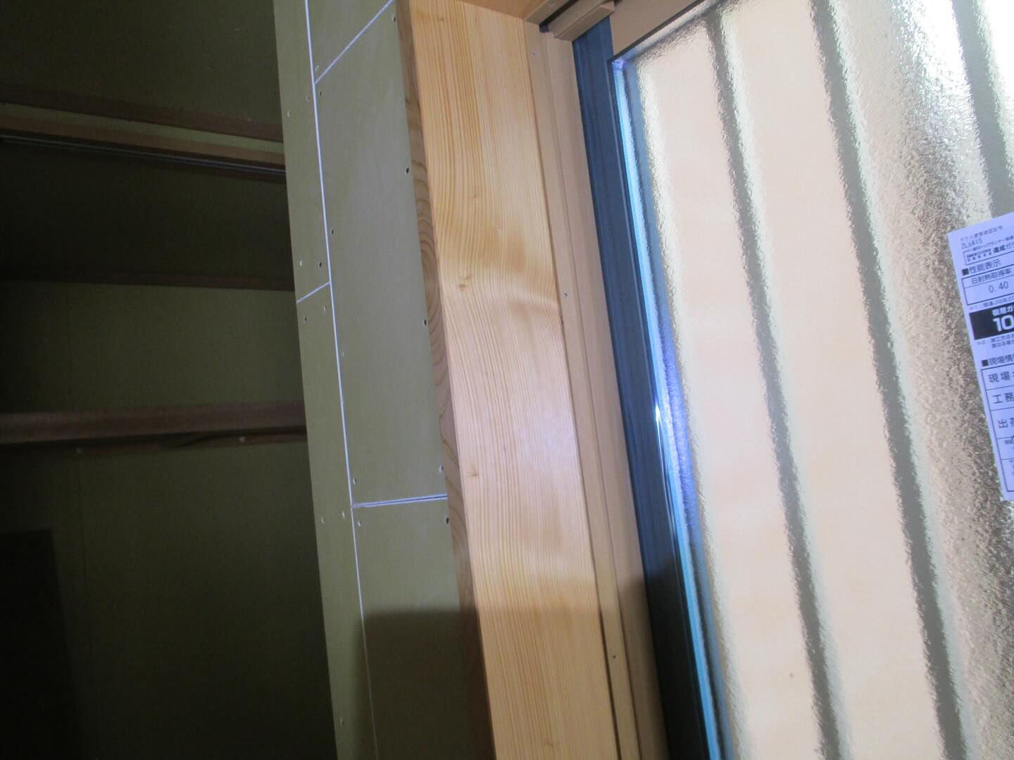 内装の木枠をウレタンクリア塗装しました