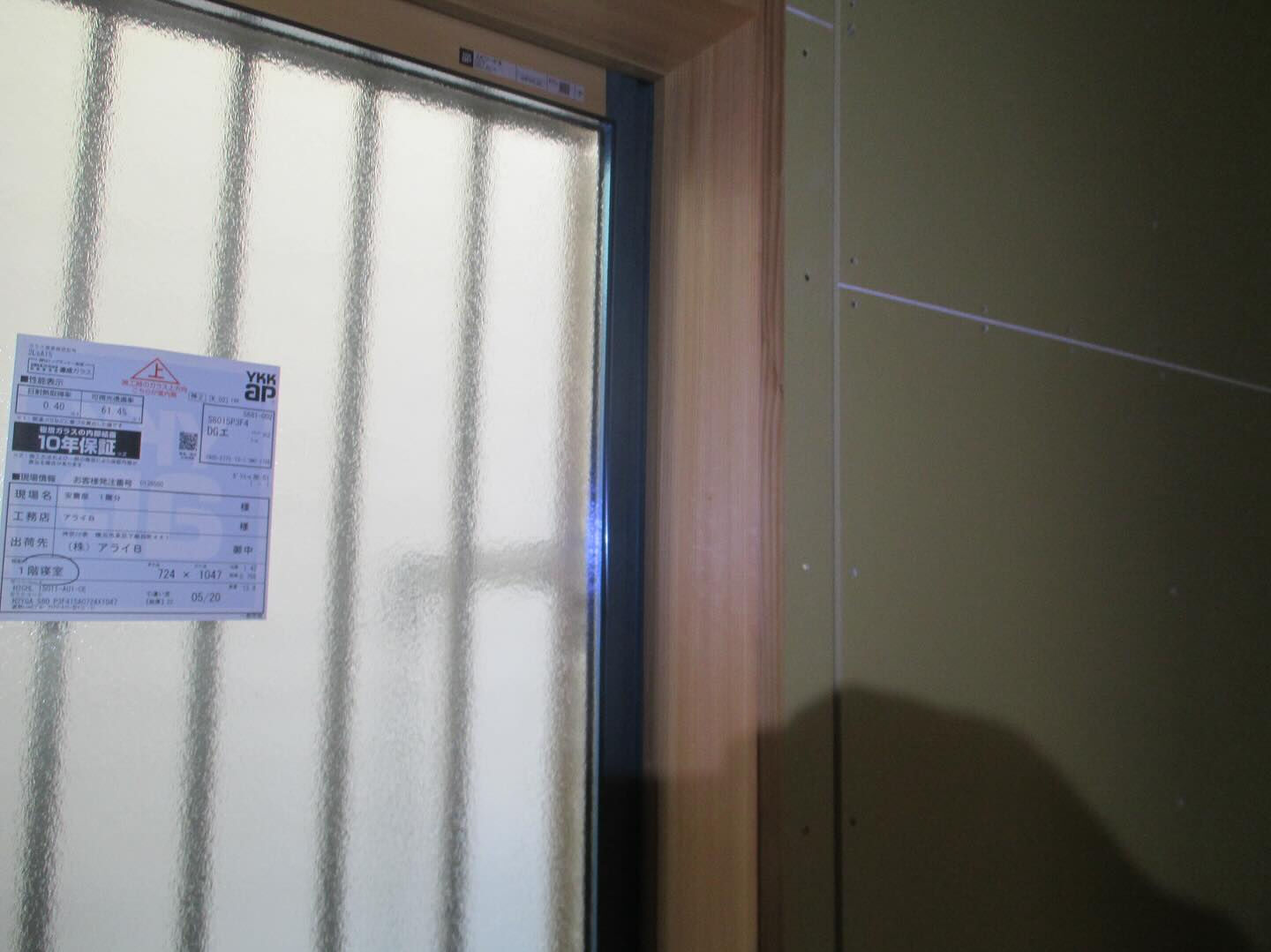内装の木枠をウレタンクリア塗装しました