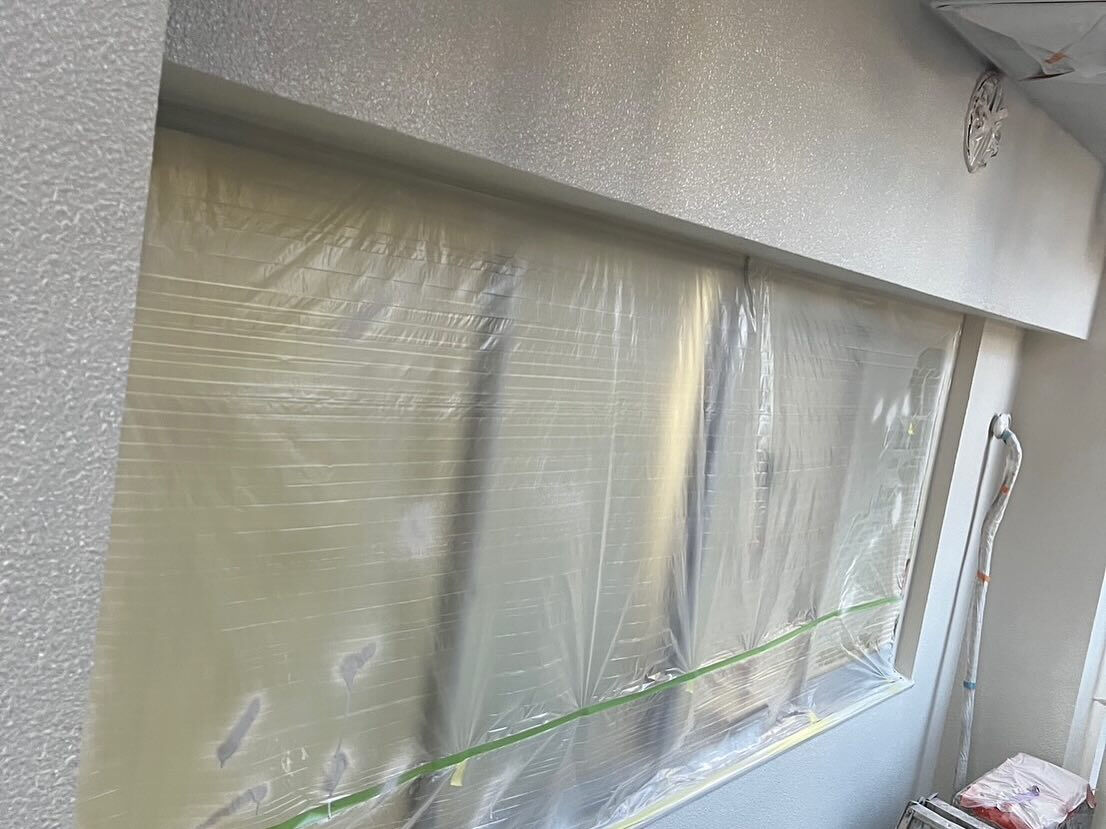 栄州ホームです！マンションの外壁の上塗りを塗装しました