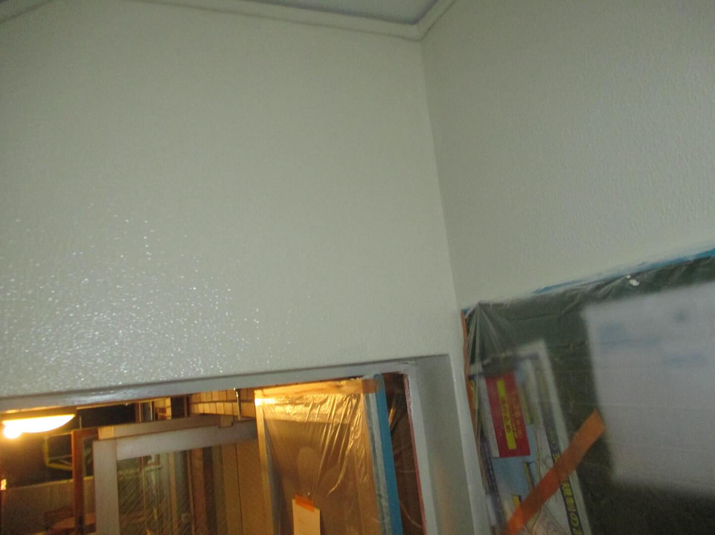 栄州ホームです！マンションの階段室の上塗りを塗装しました(*
