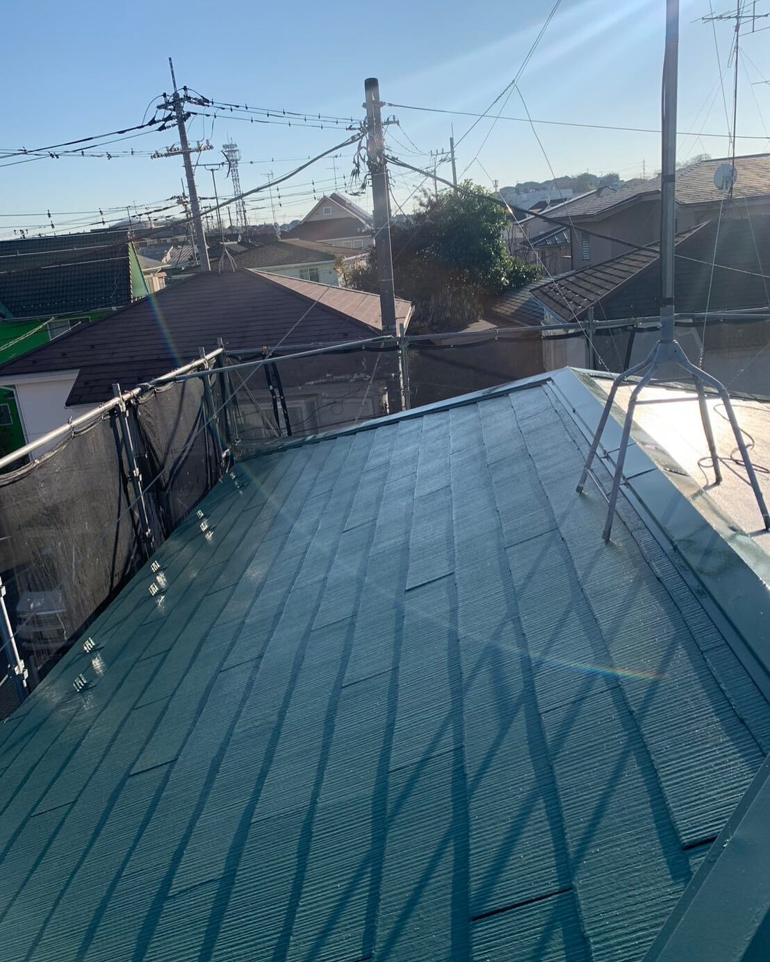 栄州ホームです！屋根の中塗りと上塗りを塗装しました(*^^*