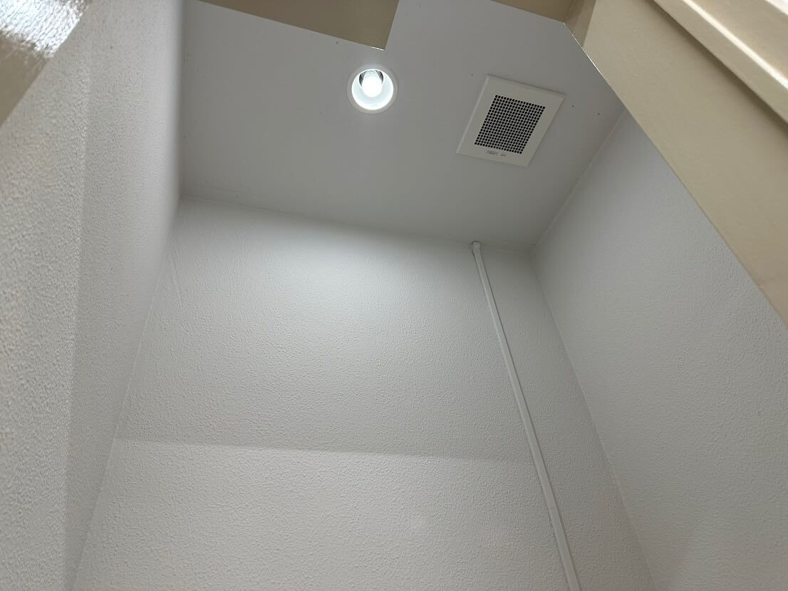 栄州ホームです！室内塗装養生剥がして綺麗に仕上がりました(*