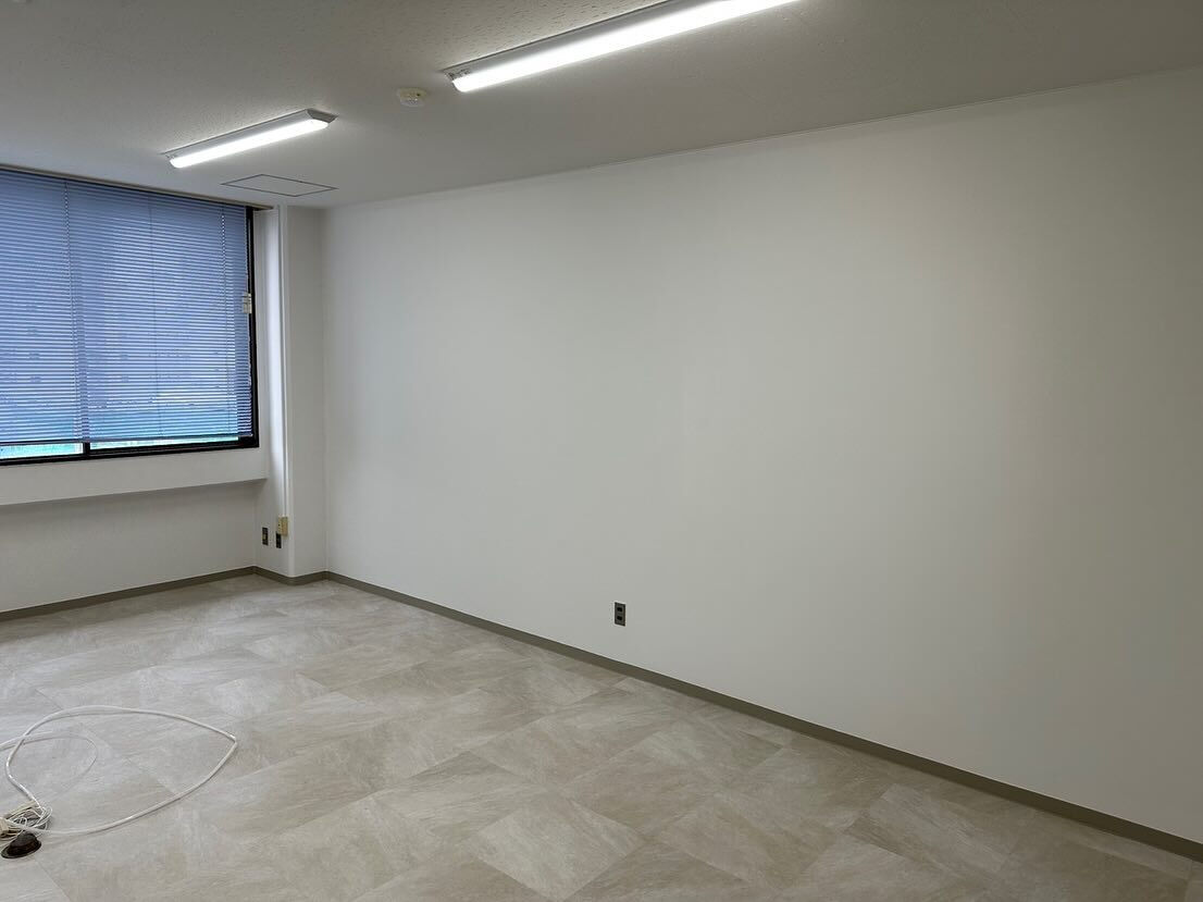 栄州ホームです！室内塗装養生剥がして綺麗に仕上がりました(*