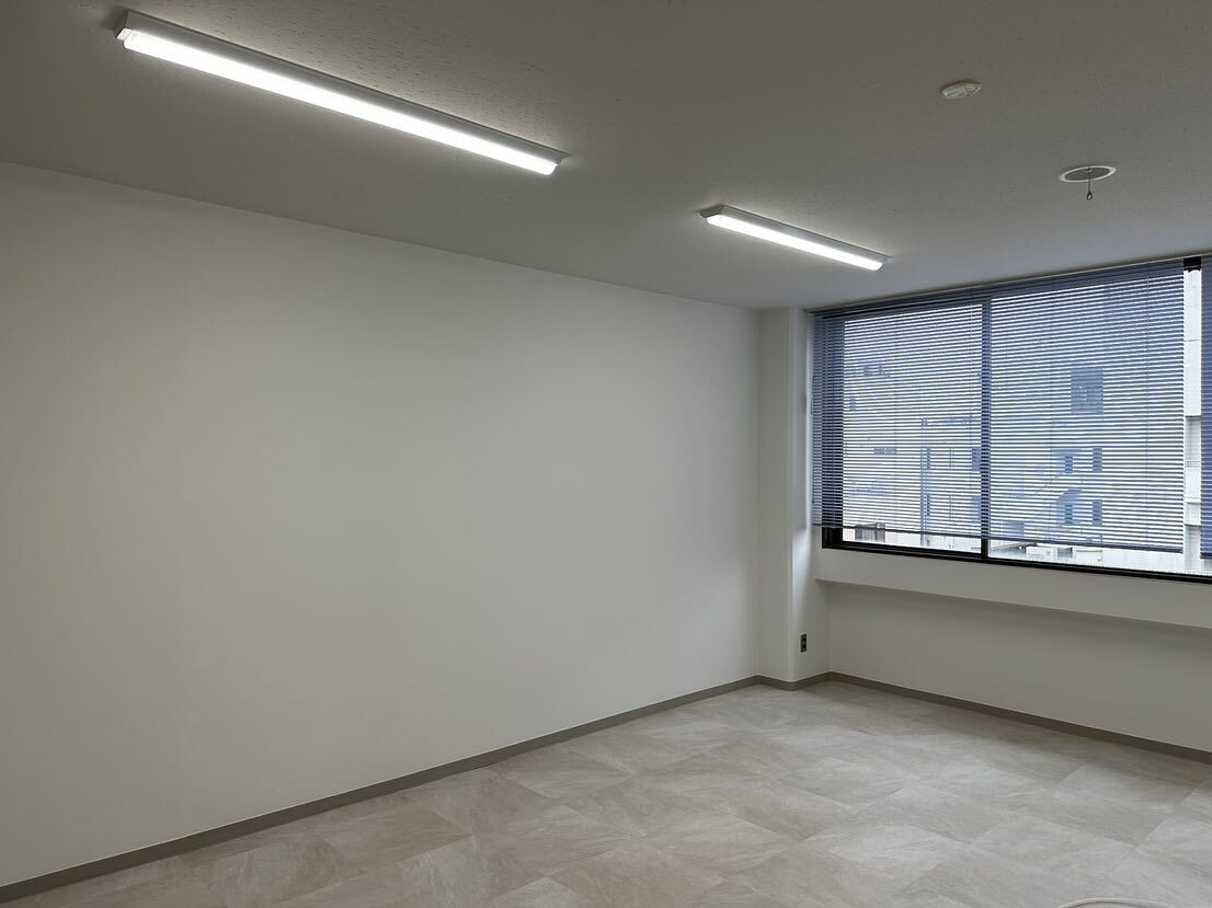 栄州ホームです！室内塗装養生剥がして綺麗に仕上がりました(*