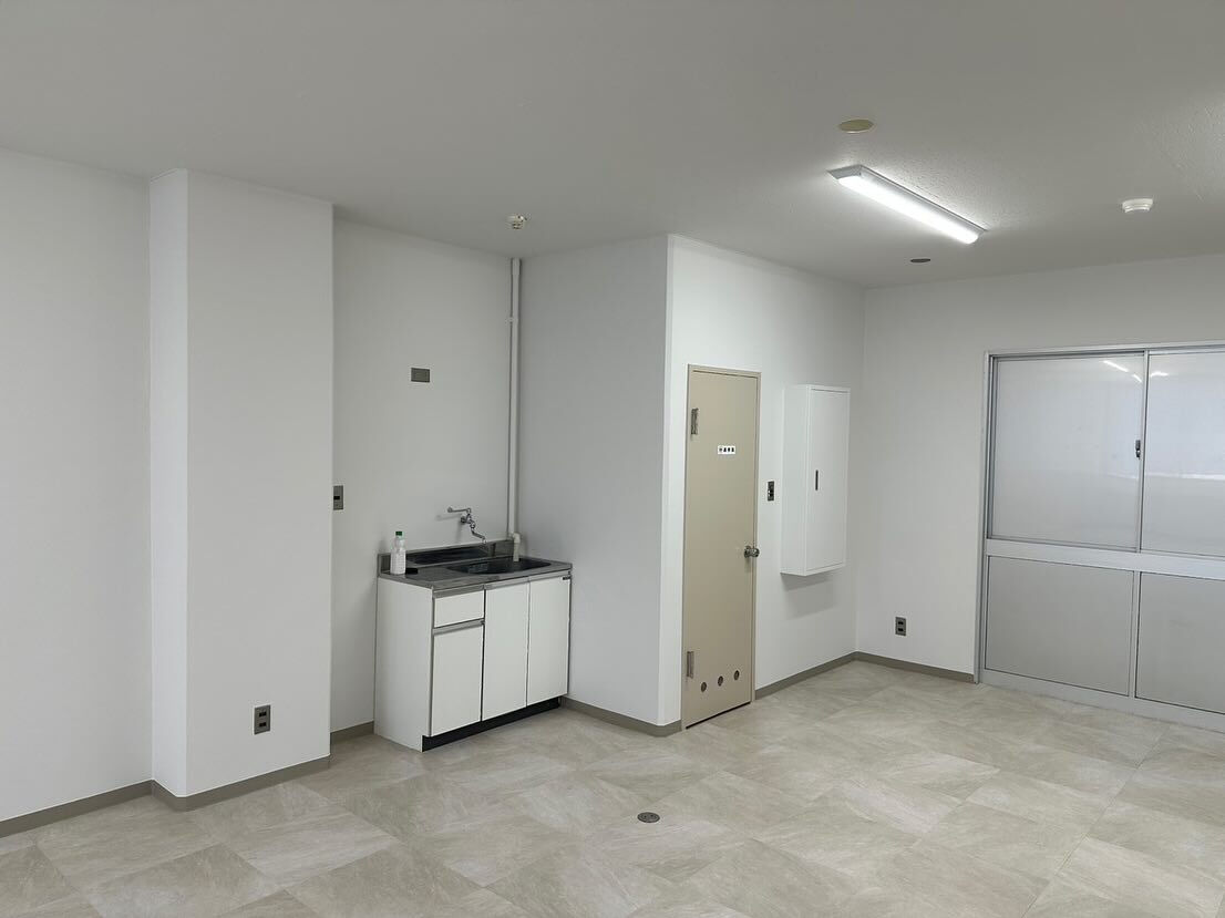 栄州ホームです！室内塗装養生剥がして綺麗に仕上がりました(*