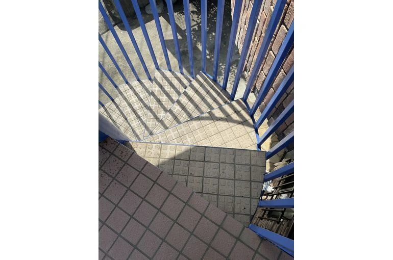 鉄骨階段の塗装工事